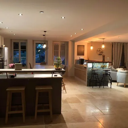 Maison Entiere ,3 Chambres , 6 Couchages Avec Terrasse Homestay