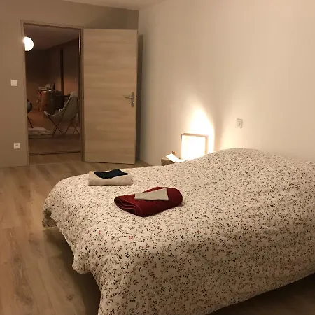 Homestay Maison Entiere ,3 Chambres , 6 Couchages Avec Terrasse